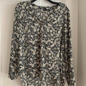 Rose and Olive Size Medium Dark Grey and White Blouse